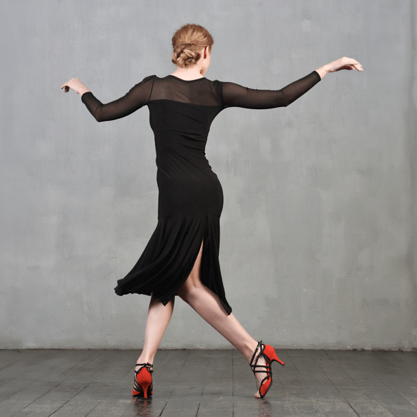 Dance Everywear Alexis Sm8018 Black Schwarzes Tanzkleid Mit Schlitz Mesh Aermeln 03