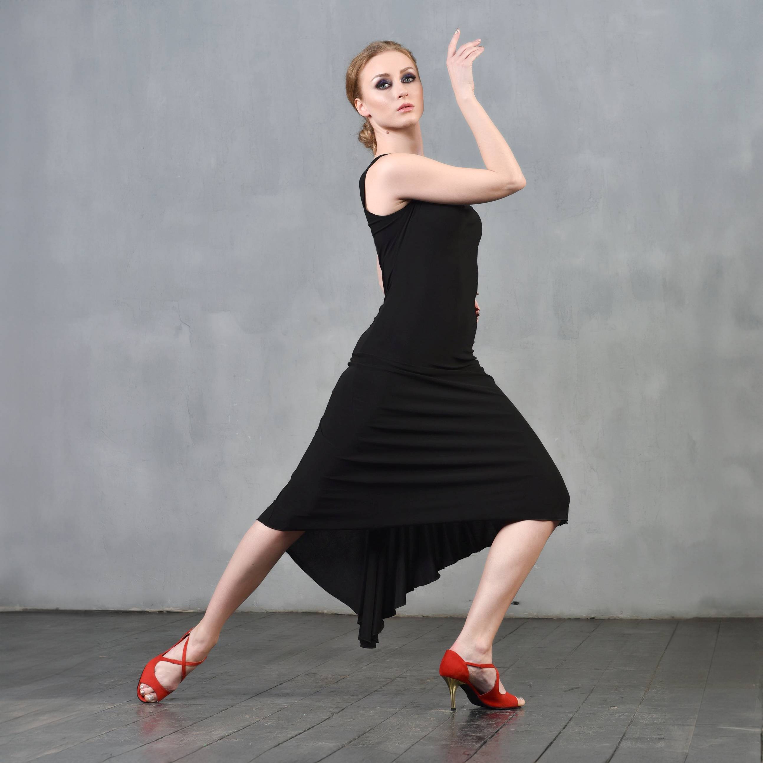 Dance Everywear Rita Sm8020 Black Aermelloses Tanzkleid Wasserfall Ausschnitt 04