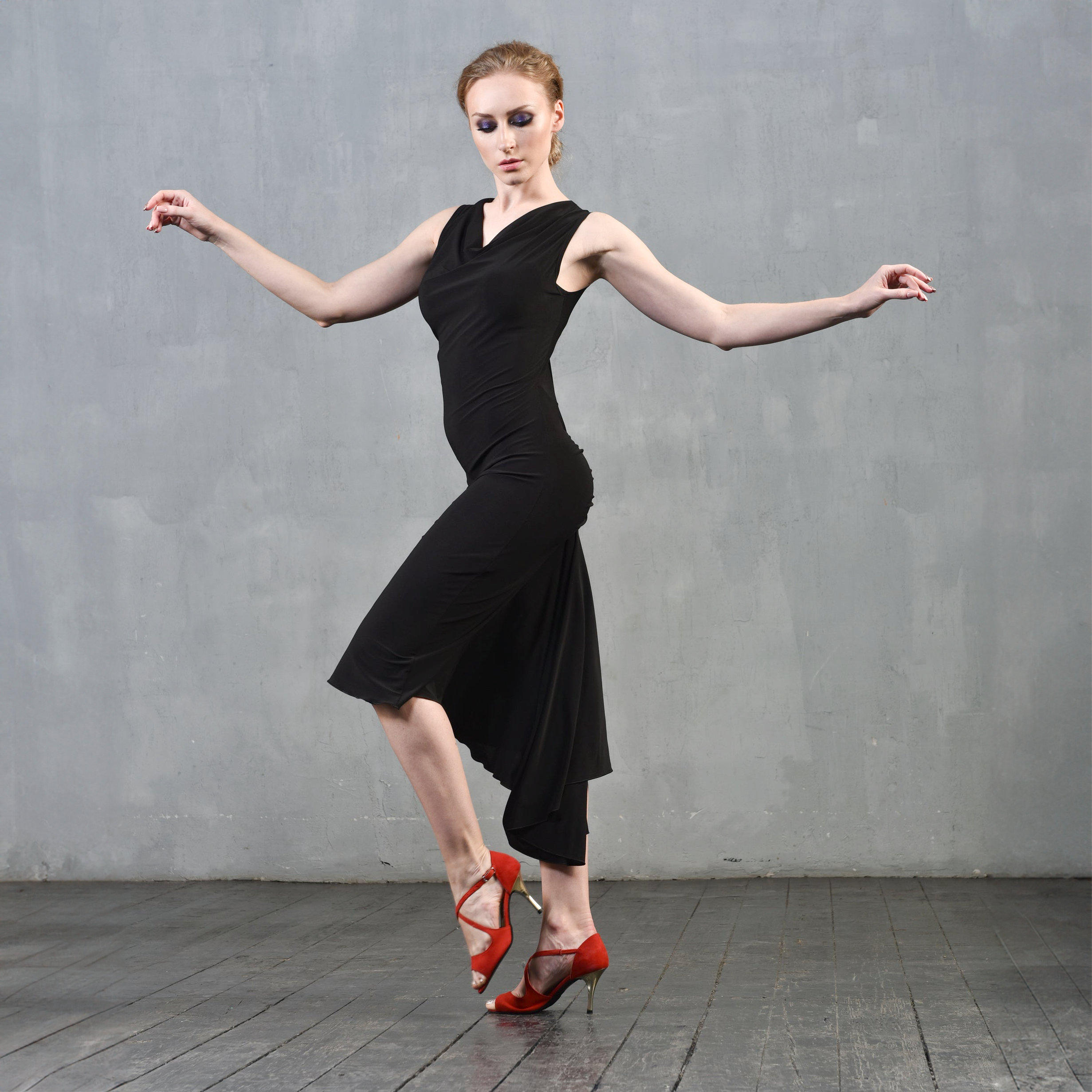 Dance Everywear Rita Sm8020 Black Aermelloses Tanzkleid Wasserfall Ausschnitt 05