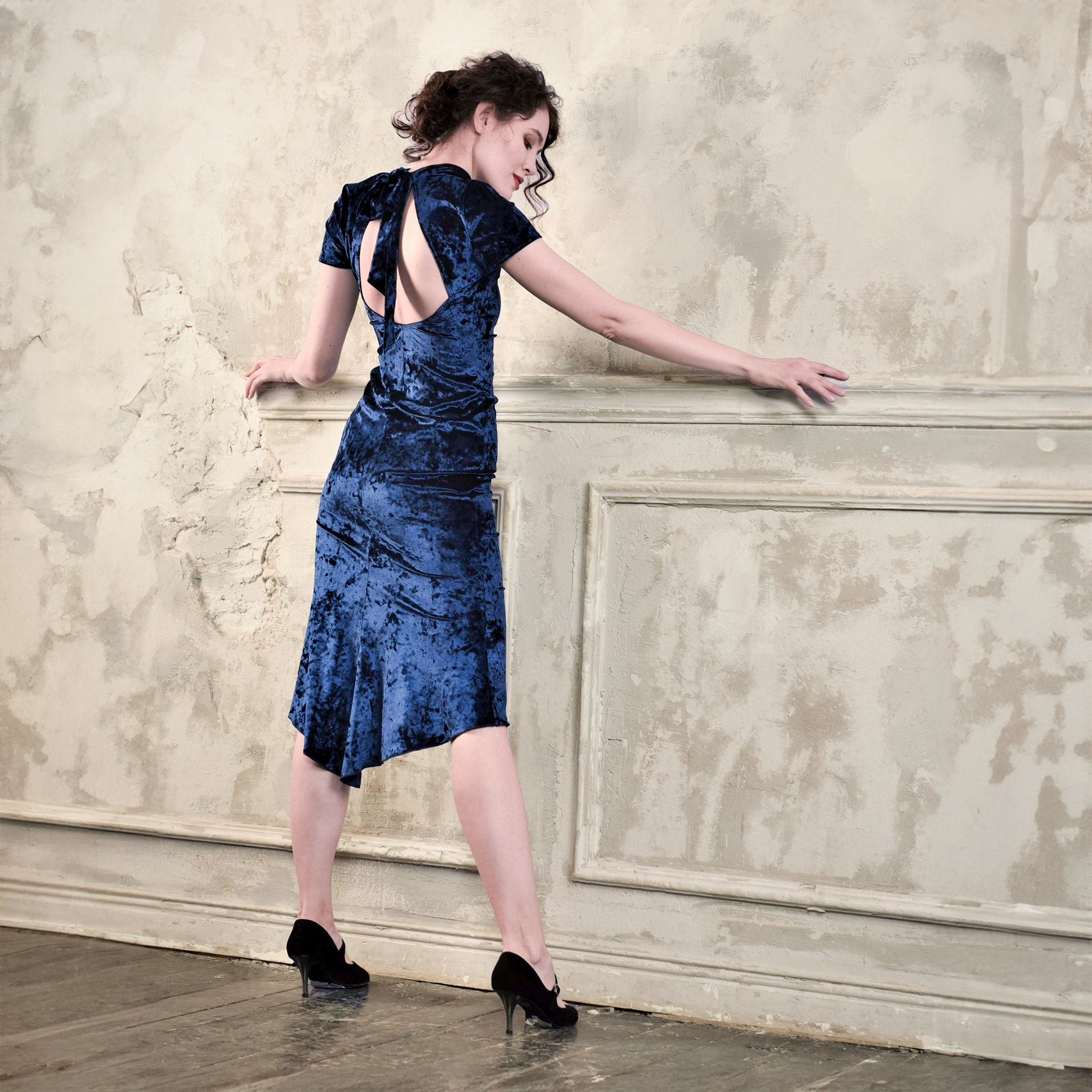 Dance Everywear Sofia Sm8024 037 Navy Blue Blaues Samt Tanzkleid Mit Stehkragen 04